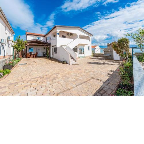 Apartments by the sea Vir - 18523