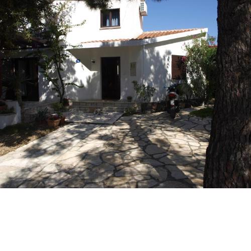 Apartments by the sea Vir - Kozjak, Vir - 16734