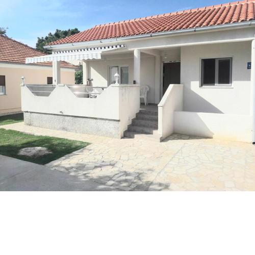 Apartments by the sea Vrsi - Mulo, Zadar - 17066
