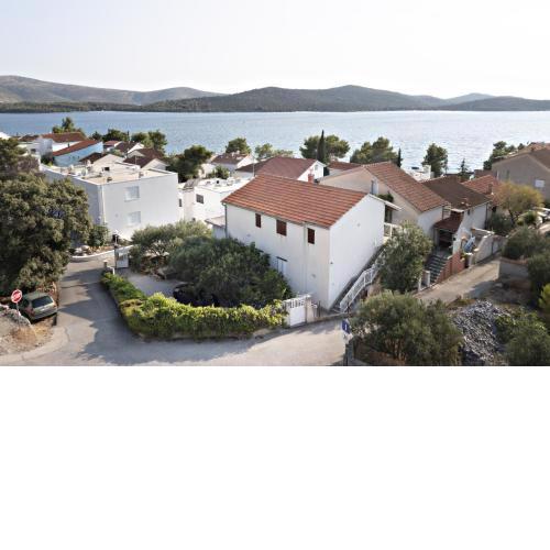 Apartments by the sea Zaboric, Sibenik - 4257