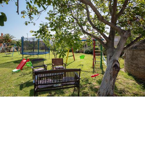 Apartments Dadic with parking & playground