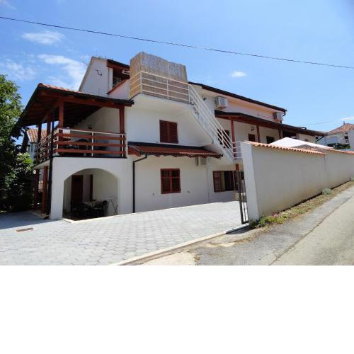 Apartments Davor