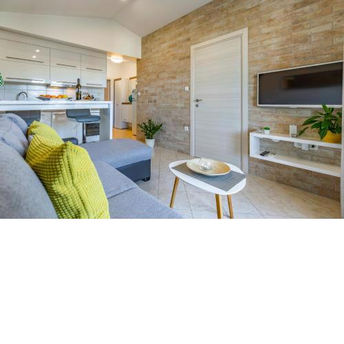 Apartments Denis 2