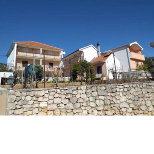 Apartments Diana Vinišće
