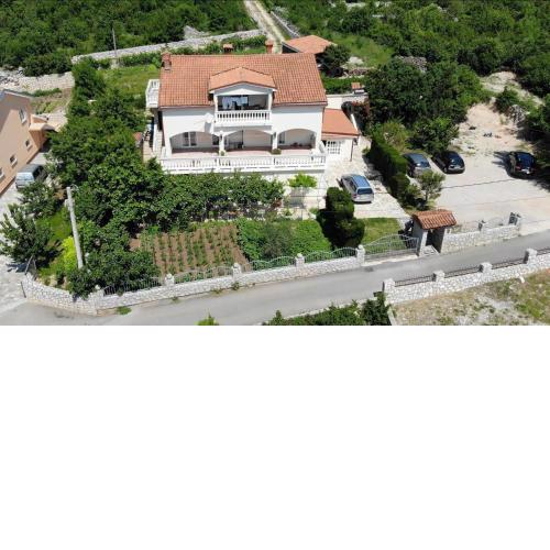 Apartments Dida moj