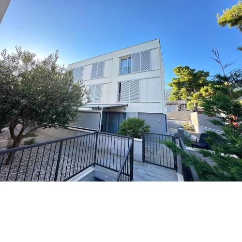 Apartments Dva Galeba