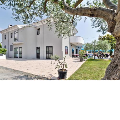 Apartments El Faro by Rent Istria