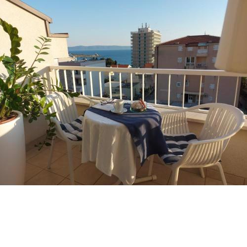 Apartments Ema near beach