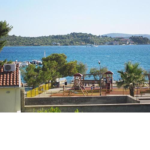 Apartments Ernad Srima