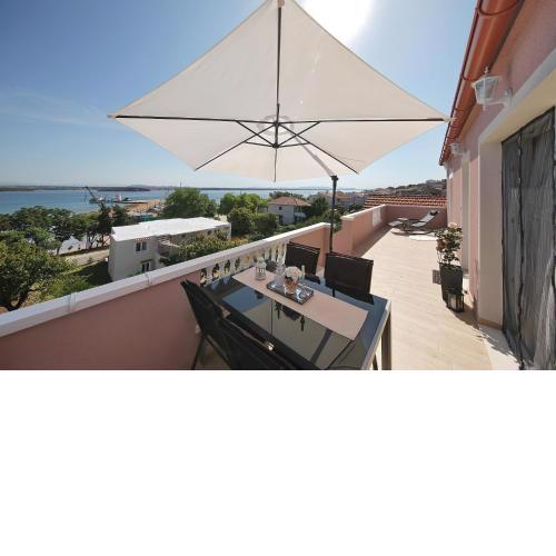 Apartments Floras