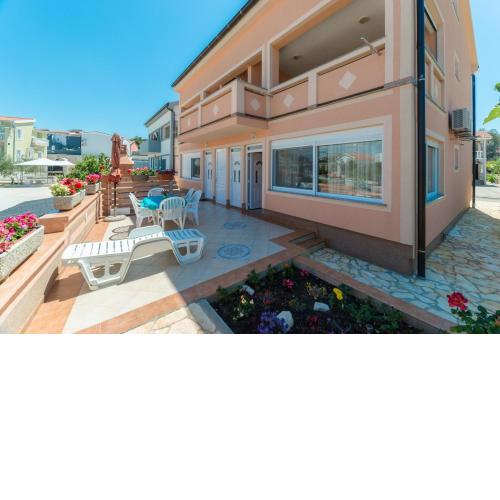 Apartments Hudic