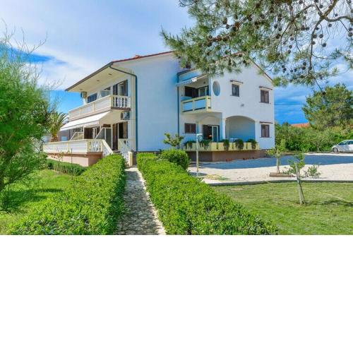 Apartments in House Liveric in Vir at the beach