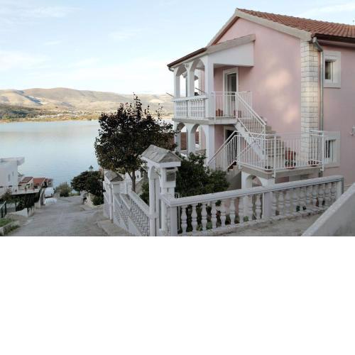 Apartments Iva