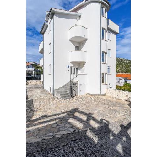 Apartments Jakov