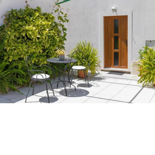 APARTMENTS JELICA - two apartment - a small house with a private yard - two-room apartment with a sea view - free parking