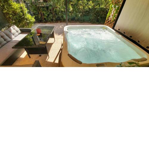 Apartments Johnny Split Croatia with Hot Tub