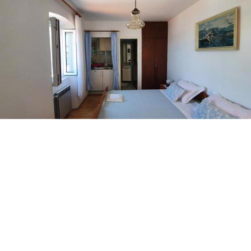 Apartments Jurić - 1 A studio apartment with a view