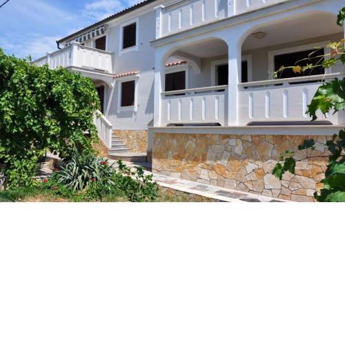 Apartments Kalsan