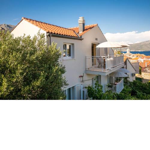 Apartments Karisima