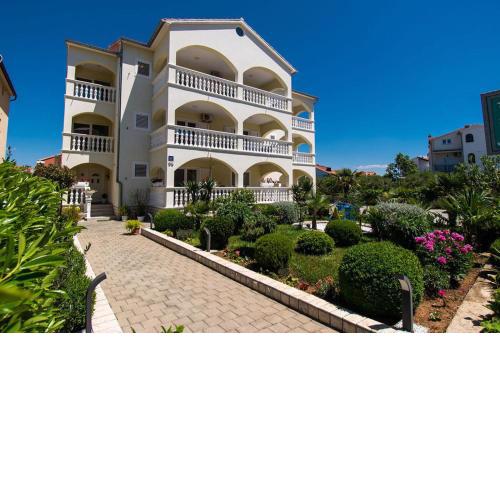 Apartments Kendes