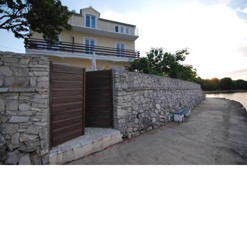 Apartments Kraj, Tratica Beach