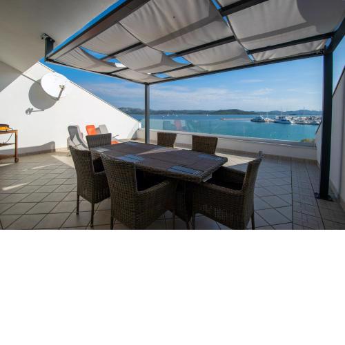 Apartments Lantina