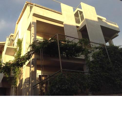 Apartments Leut