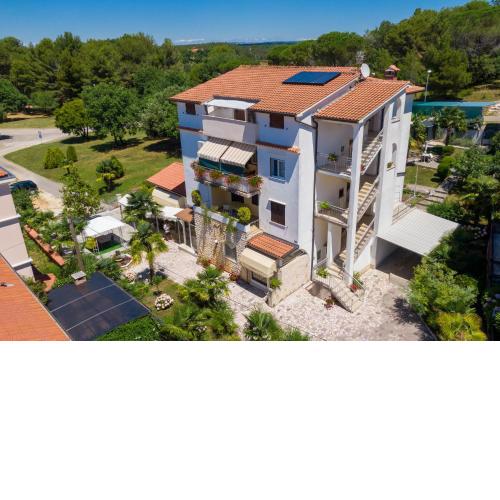 Apartments Lori
