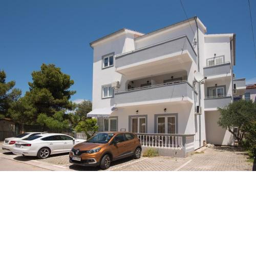 Apartments Lovrić