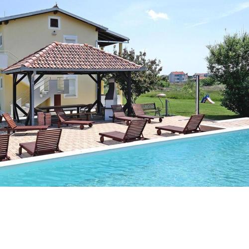 Apartments Lug 2, new and comfortable with pool