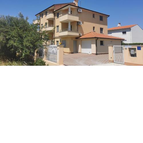Apartments LUKA