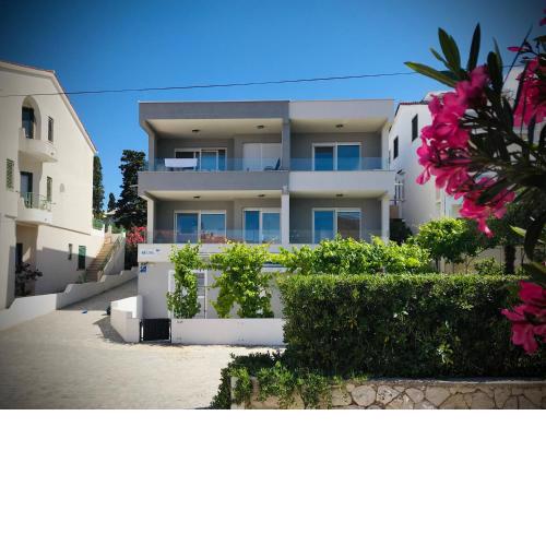 Apartments Luna