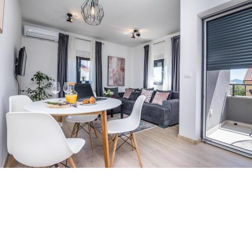 Apartments Maella
