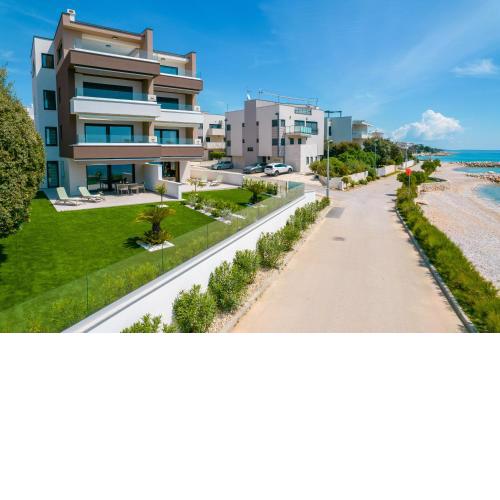Apartments Mandre I