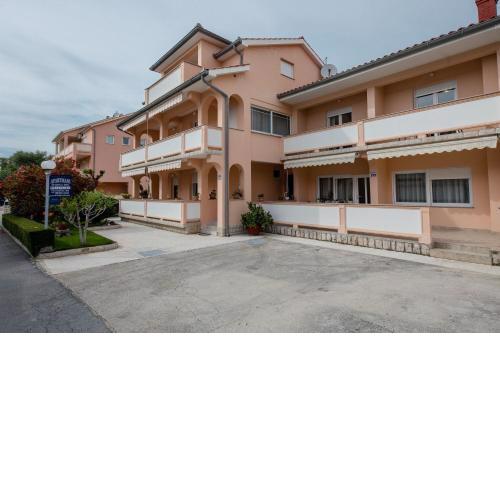 Apartments Mar