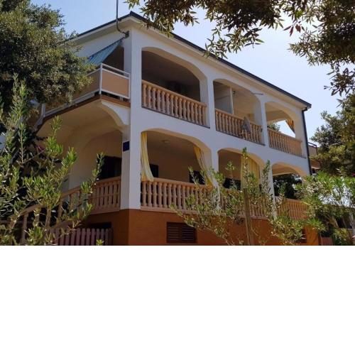 Apartments Mare