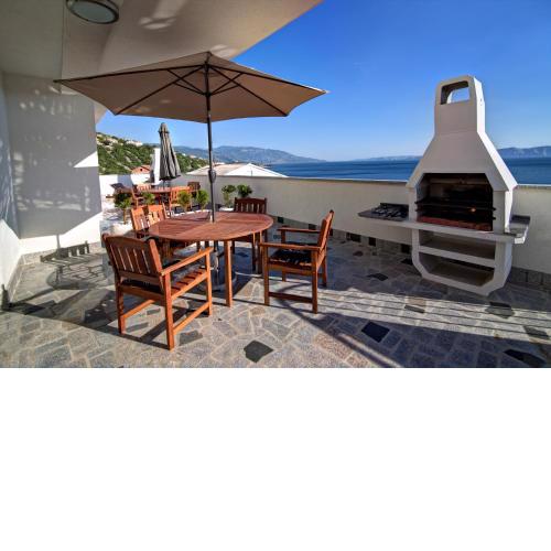 Apartments Maris Senj