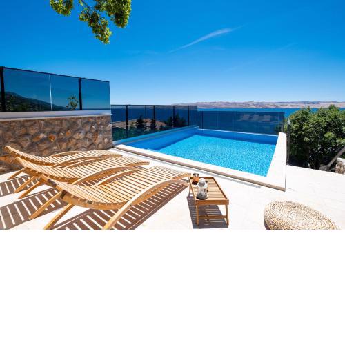 Apartments Matea with Pool and sea view