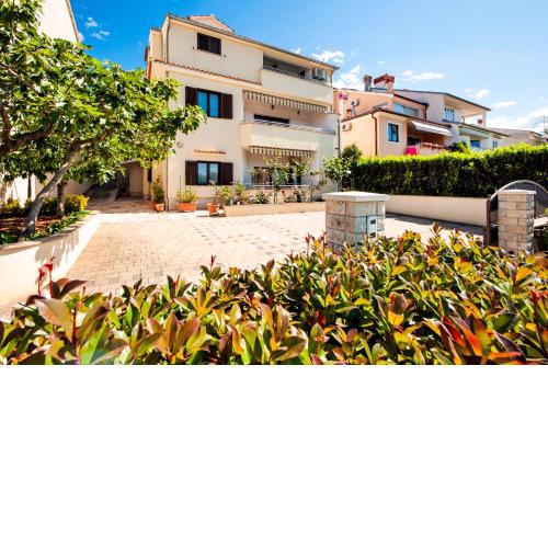 Apartments Milar