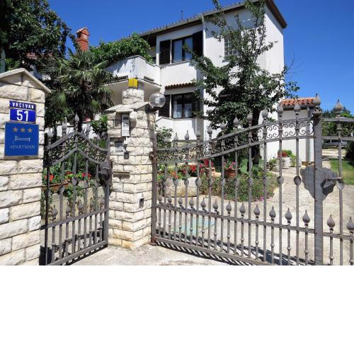 Apartments Mira