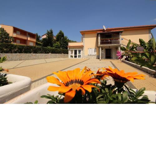Apartments Nevenka K.
