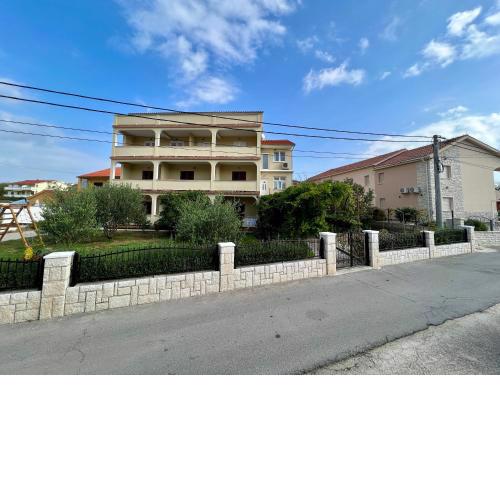 Apartments Pičuljan