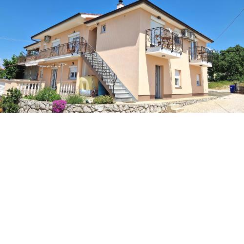 Apartments Pinezić