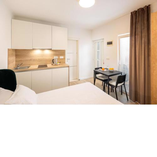 Apartments & Rooms Buble