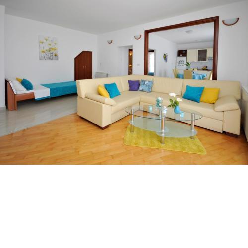 Apartments Roza