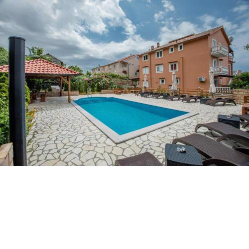 Apartments Šćerbe 3103