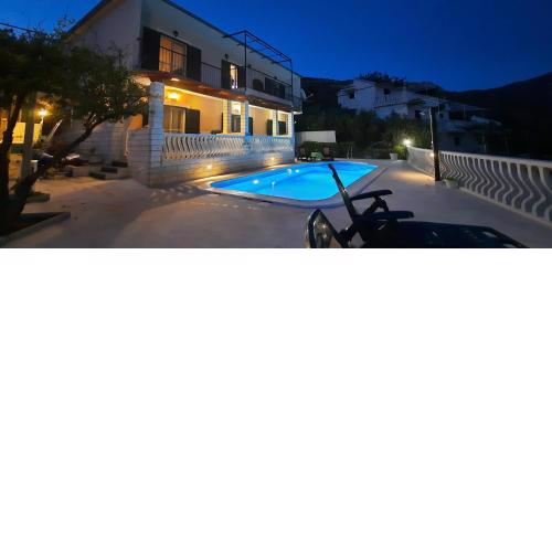 Apartments SUHO Komiza