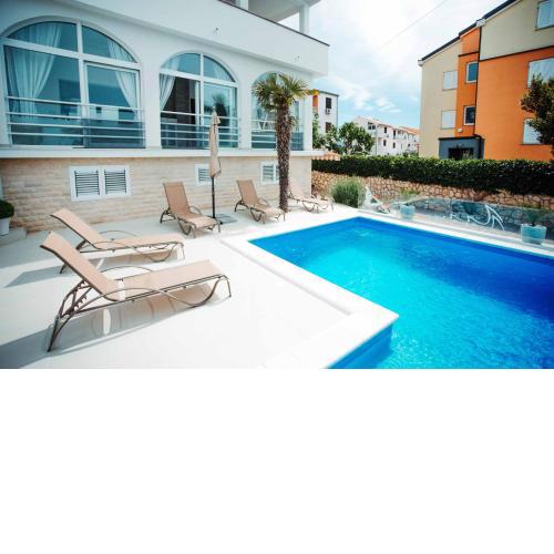 Apartments Sun Dance with heated Pool