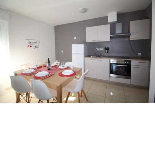 Apartments "Sun-Mauro" - suitable for groups of people