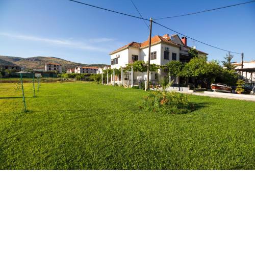 Apartments Svilan
